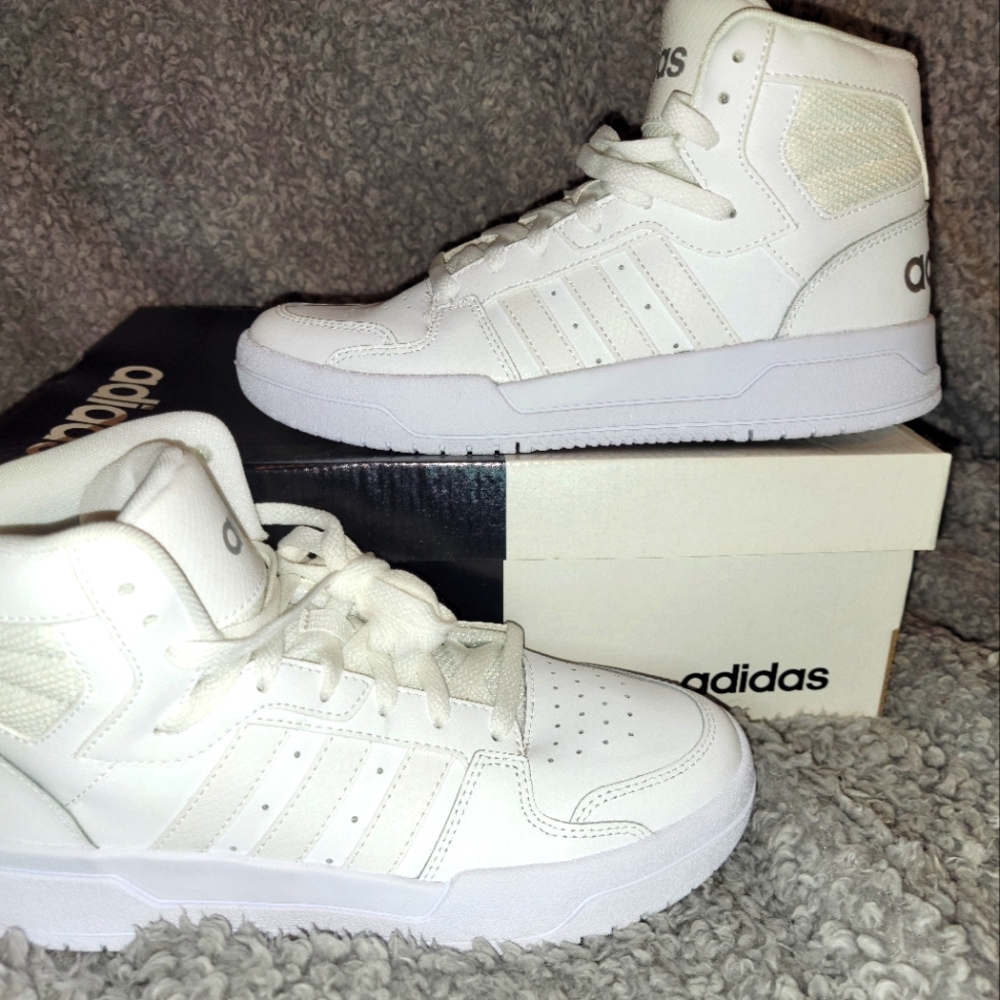 Adidas  women 8